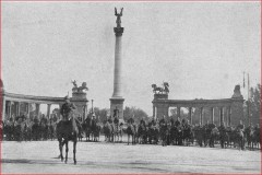 trupe-romane-la-coloana-mileniului-in-budapesta-1919