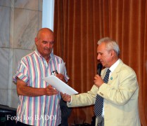 Scriitorul Dan Lupescu primeste Diploma UZPR din partea Presedintelui Doru Dinu Glavan